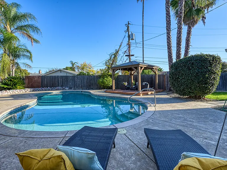 3425 Corbin Way — Photo 5
