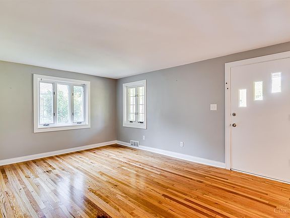2nd image of 1544 Gables Ct