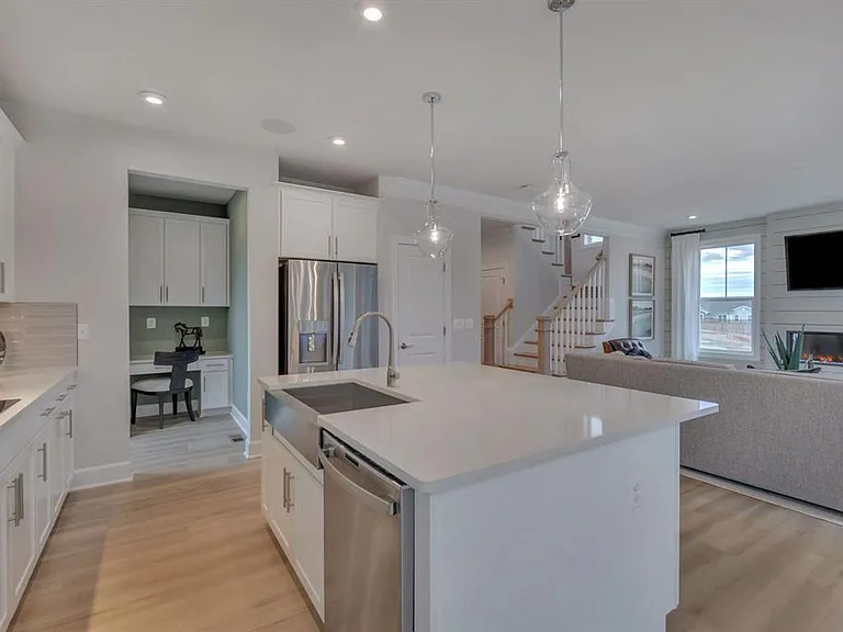 2837 Rambling Brook Ln — Photo 9
