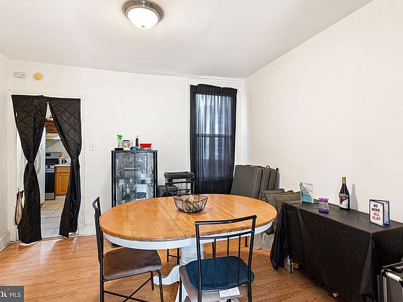 5th image of 4758 Oakmont St
