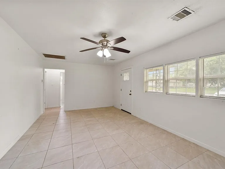 214 Schilling St — Photo 12