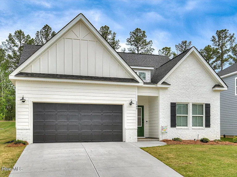 2049 Warbler Dr — Photo 2