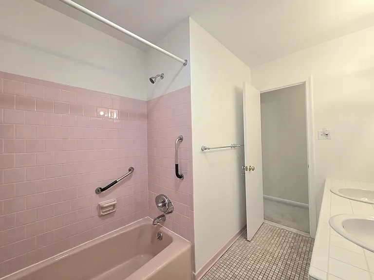 111 Tamarisk Ct — Photo 33