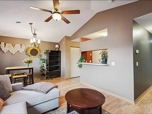 5th image of 13081 Crimson Clover Ln #Townhouse