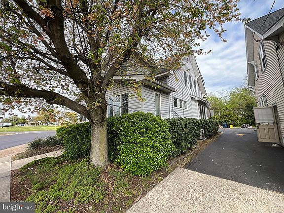 3rd image of 1543 Brunswick Ave