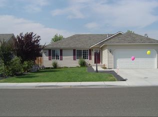 8607 Lancaster Dr, Pasco, WA 99301