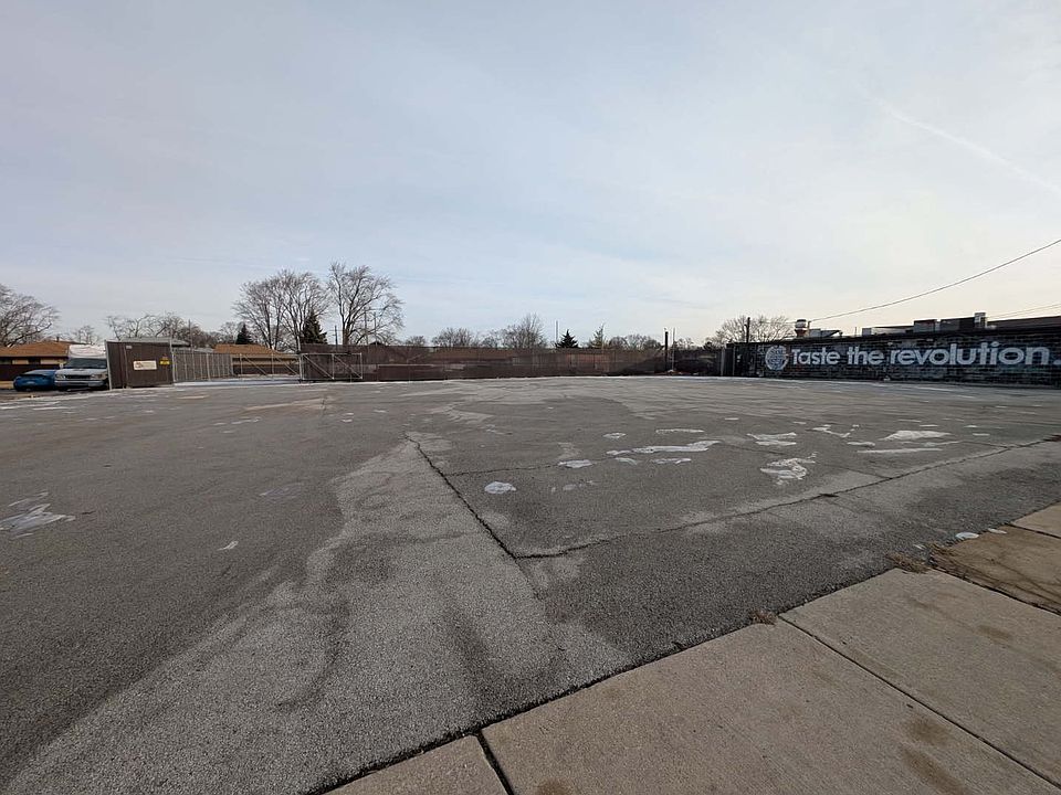 2nd image of 6040 111th St
