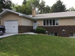 1709 1/2 Hanaford Ave, Bismarck, ND 58501