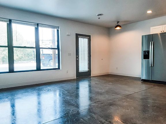 4th image of 505 N Sheridan Ave APT 102