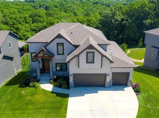 6761 NW Meyers Cir, Parkville, MO 64152