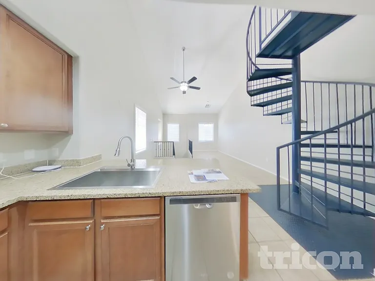 1353 S Sabino Dr — Photo 4