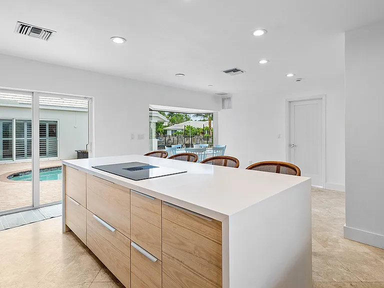 1332 SW Tamarind Way — Photo 12