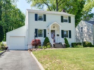 12 Pihlman Pl, Chatham, NJ 07928