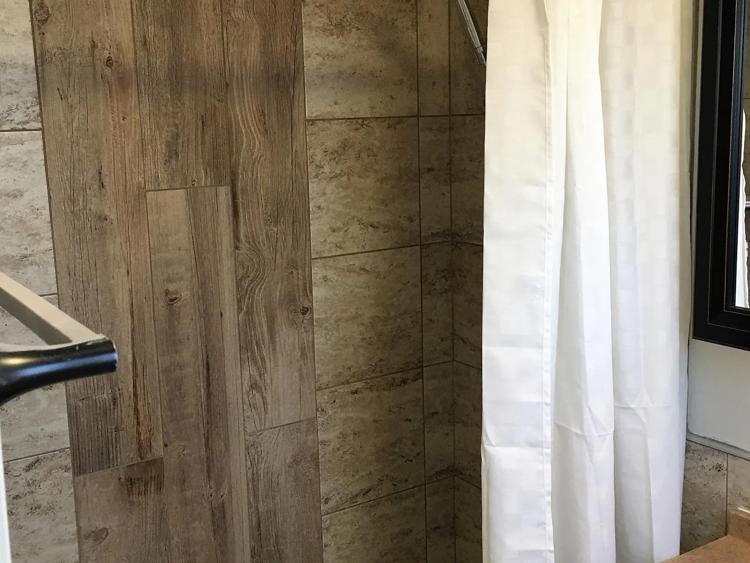 1 bed, 700 sqft, $995 — Photo 2
