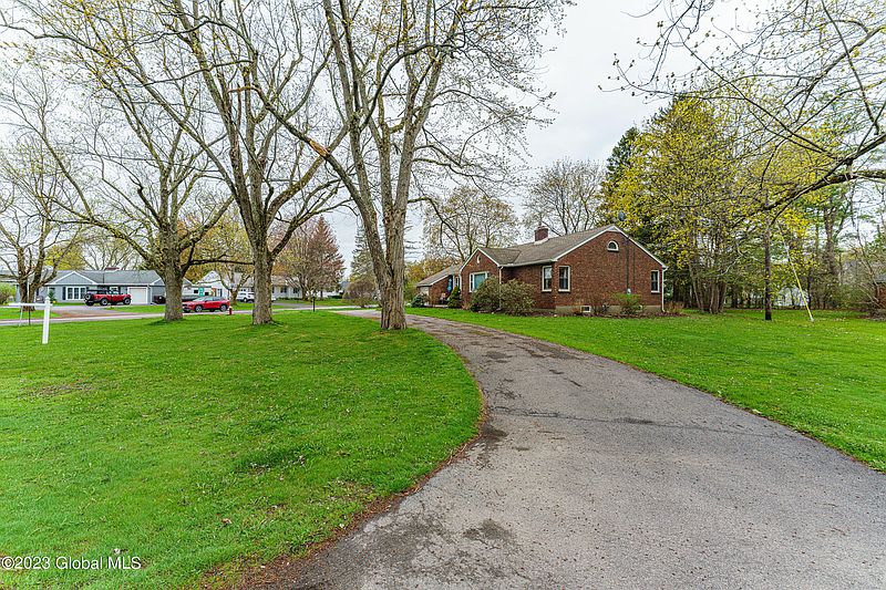 2nd image of 2081 Baker Avenue