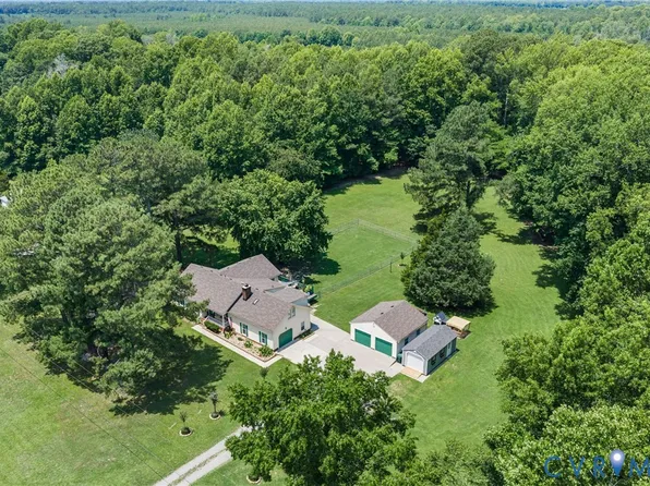7152 S Quay Rd, Suffolk, VA 23437