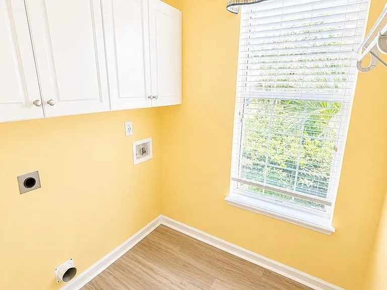 1525 Clarendon Way — Photo 29