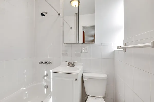 Rented by Compass | media 28