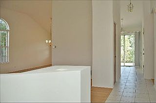 3rd image of 589 Ascot Ct
