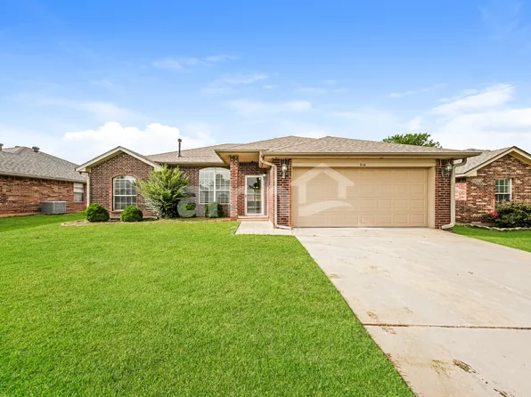 316 SW 40th St, Moore, OK 73160