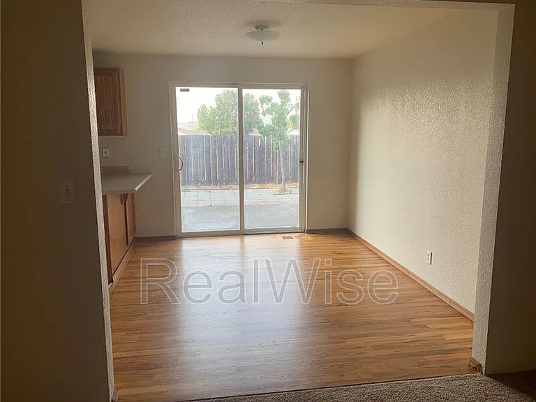 210 Sweetbrier Dr — Photo 8