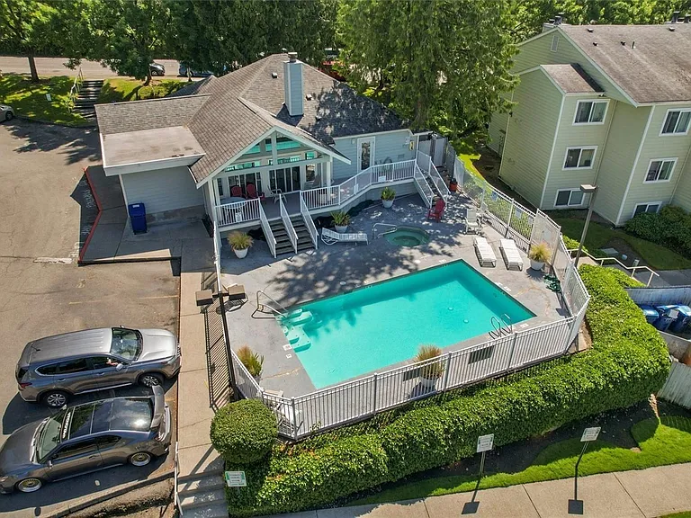 975 Aberdeen Ave NE #B204 — Photo 15
