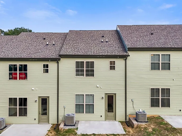 1807 Bennett Village Dr — Photo 13