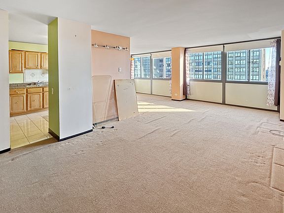 2nd image of 4800 S Lake Park Ave #1206A