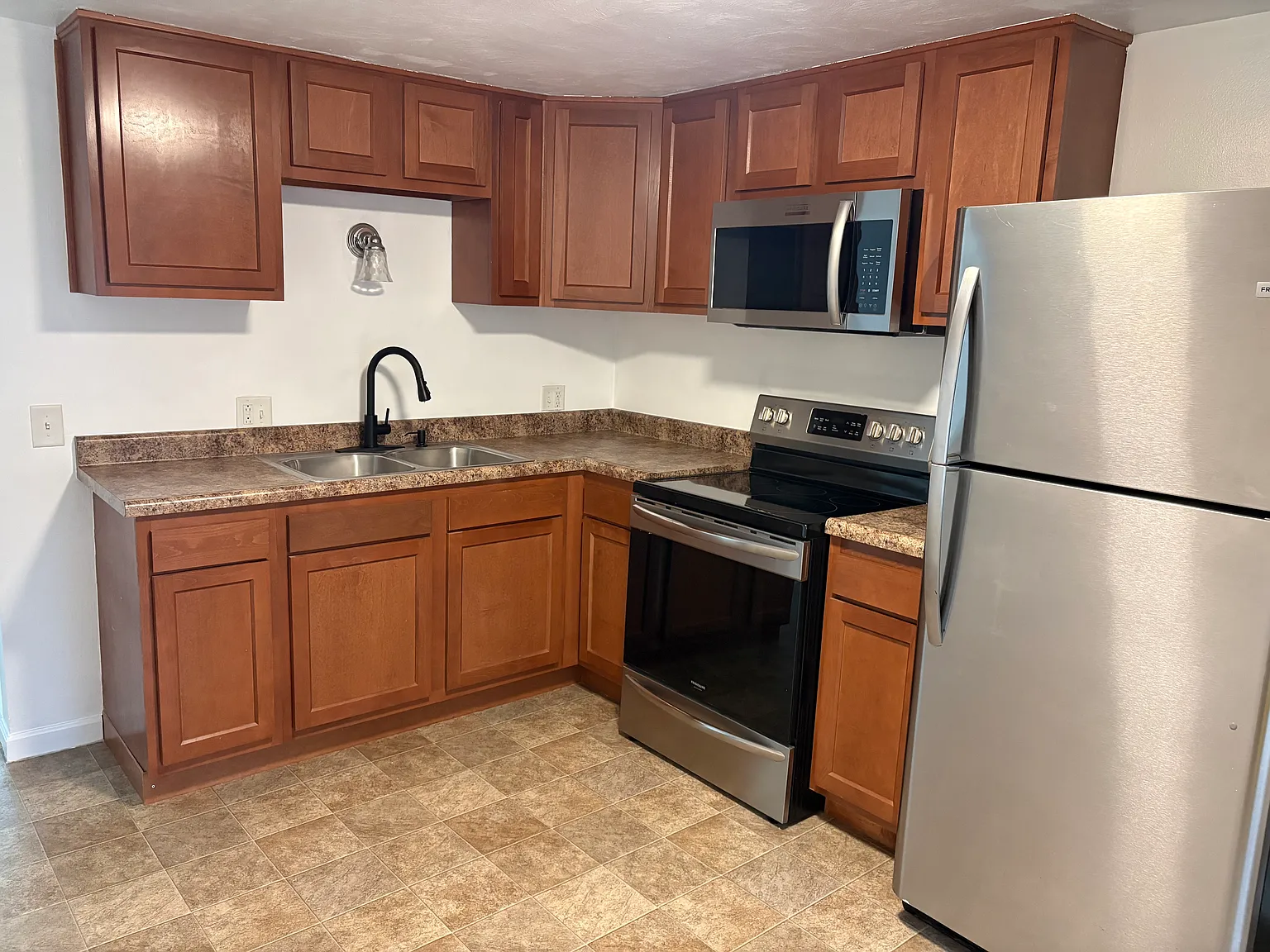 2 bed, 850 sqft, $1,250 — Photo 2