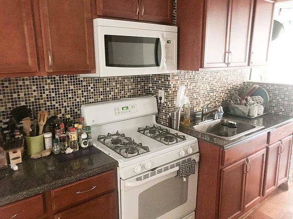 2nd image of 318 Eckford St #2