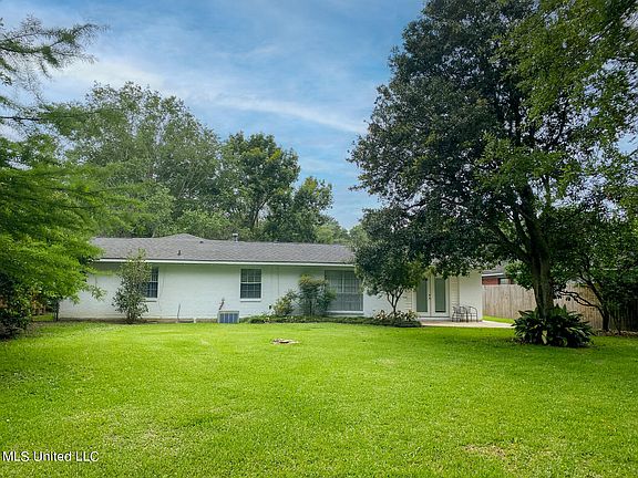 3rd image of 1812 Seacliffe Dr