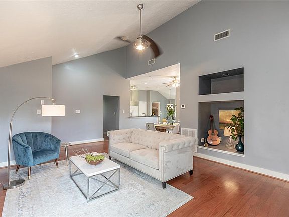 3rd image of 12730 Village Square Dr