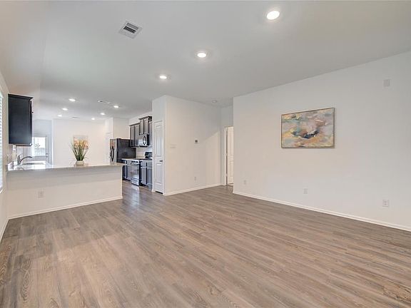 3rd image of 5907 Longhorn Run Ln