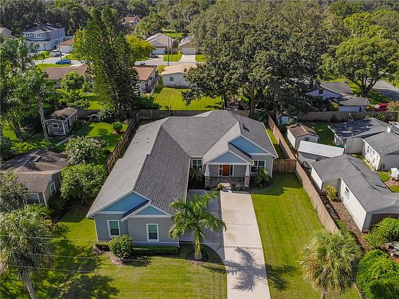 3rd image of 1016 Venetian Ave