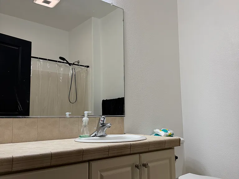 774 NE Adwick Dr — Photo 6