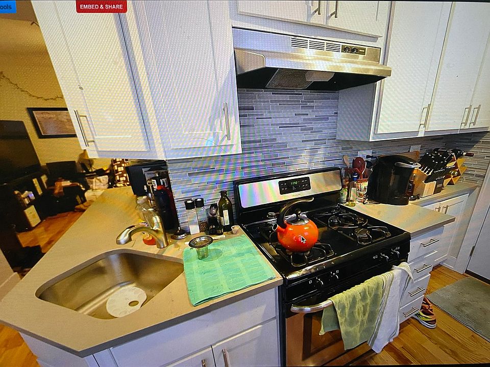 2nd image of 3525 N Broadway #W6dgmc63c