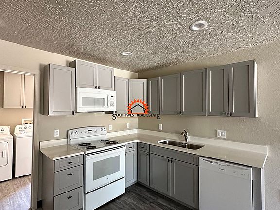 4th image of 1504 S Avenue G #D