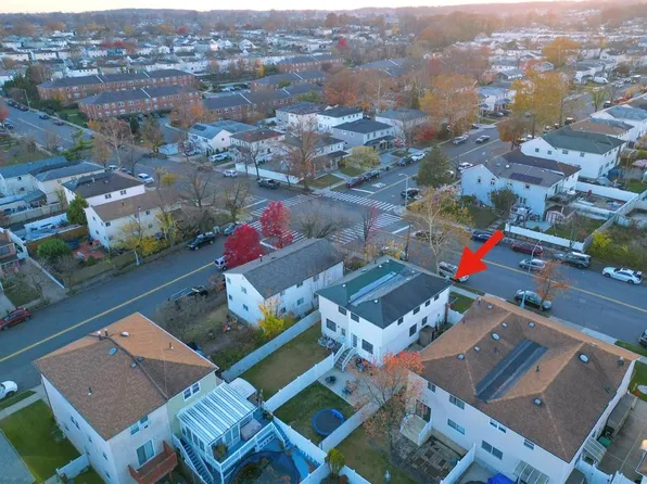 969 Armstrong Avenue image 5 of 34