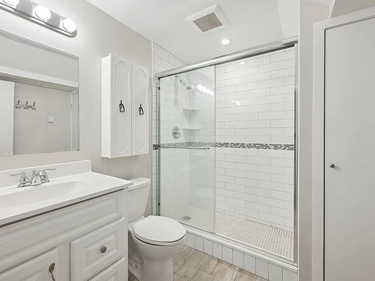 400 Noyack Rd #A3 — Photo 12