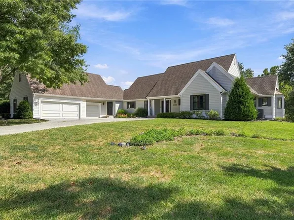 17835 Bluejacket St, Overland Park, KS 66221