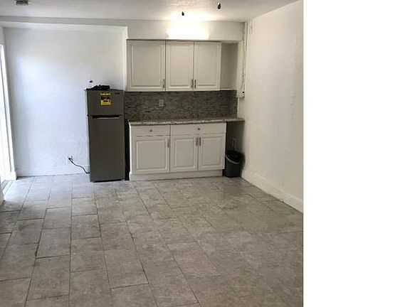 4th image of 1632 NW 9th Ave #B
