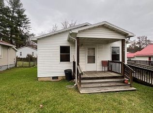 103 Givens St, Galax, VA 24333