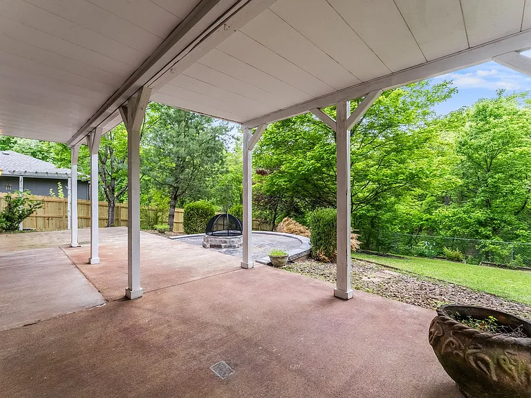 32 Latshaw Dr — Photo 29