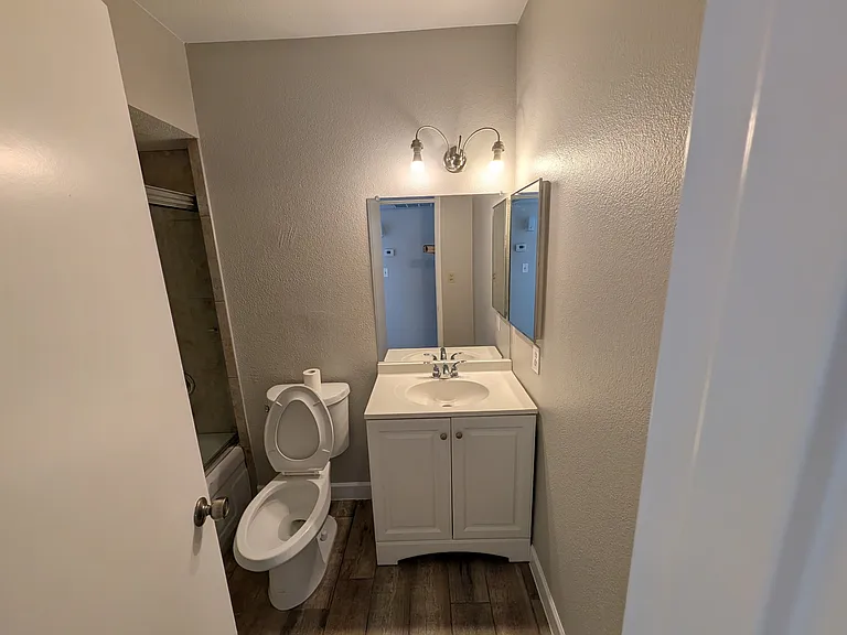 624 N Santa Barbara #3 — Photo 15
