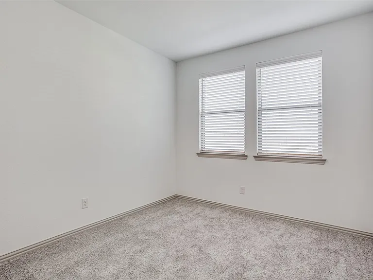 1056 Homestead Way — Photo 10