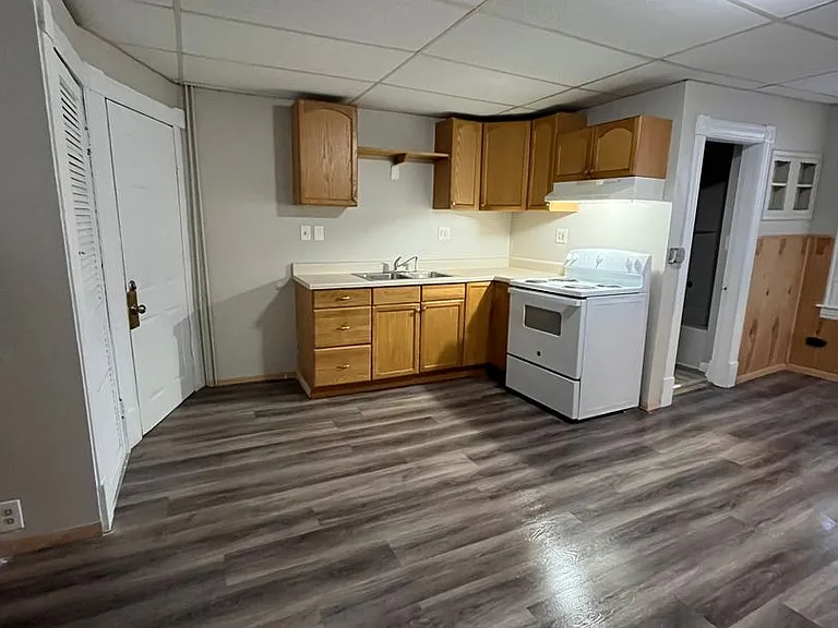 96 Nonotuck Ave — Photo 7