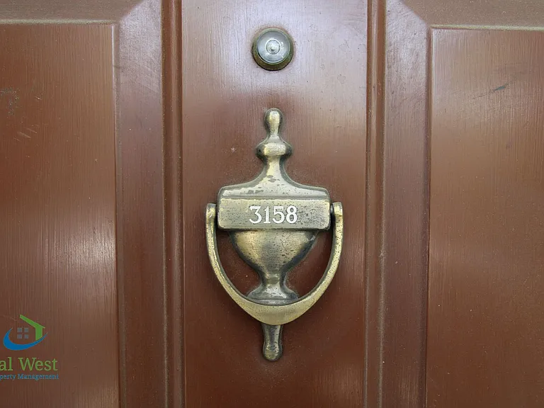 3158 Regency Ave — Photo 2