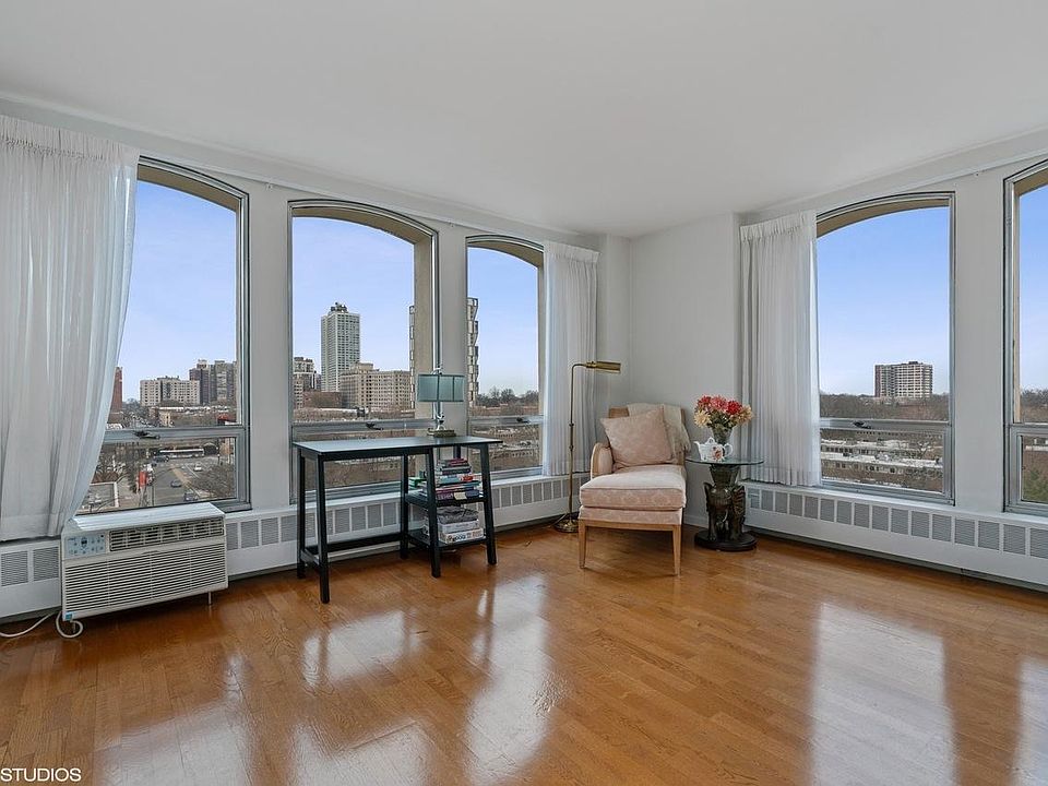 2nd image of 1451 E 55th St #10THFLOOR