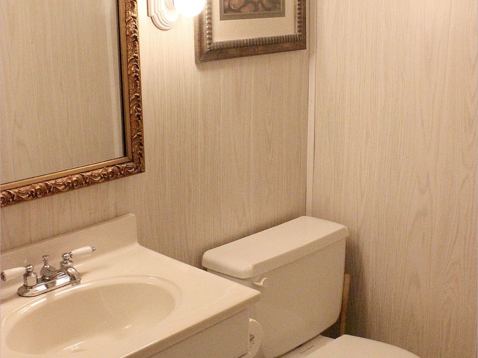 1st image of 3808 NE Woods Ct