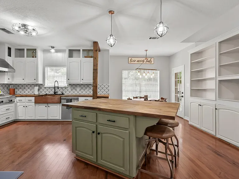 113 Inverness Dr — Photo 15